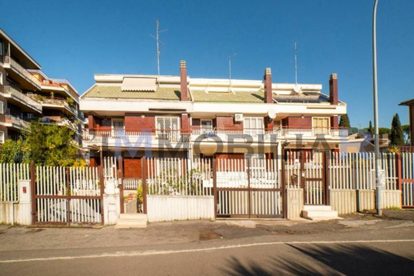 casa indipendente in vendita a Guidonia Montecelio in zona Guidonia