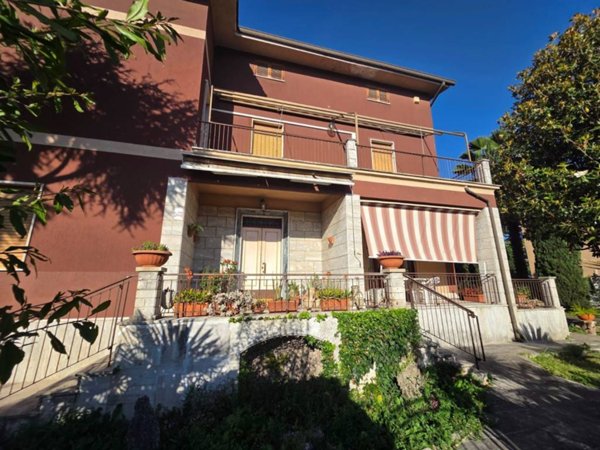 casa indipendente in vendita a Guidonia Montecelio in zona Villalba