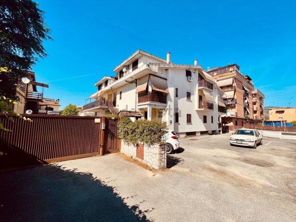 appartamento in vendita a Guidonia Montecelio in zona Villanova
