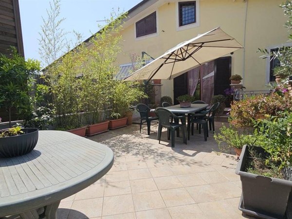 casa indipendente in vendita a Guidonia Montecelio in zona Marco Simone