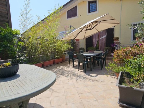 casa indipendente in vendita a Guidonia Montecelio in zona Marco Simone