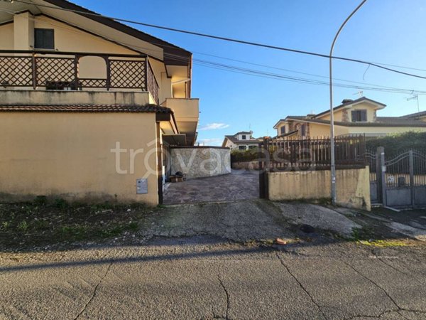 casa indipendente in vendita a Guidonia Montecelio in zona Marco Simone
