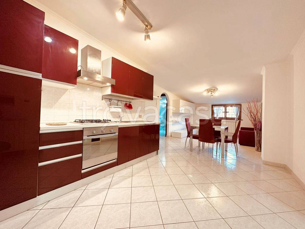 appartamento in vendita a Guidonia Montecelio in zona Marco Simone