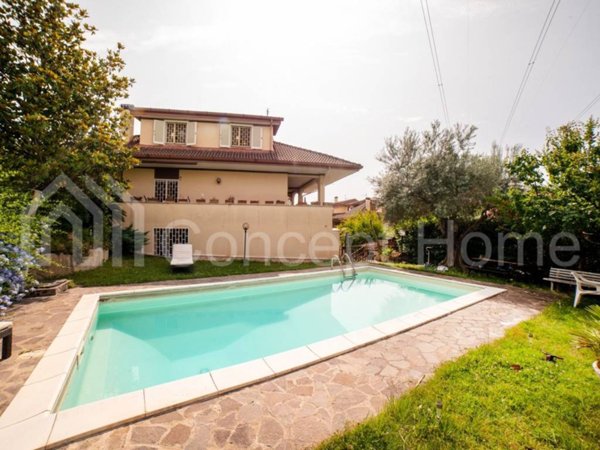casa indipendente in vendita a Guidonia Montecelio in zona Colleverde