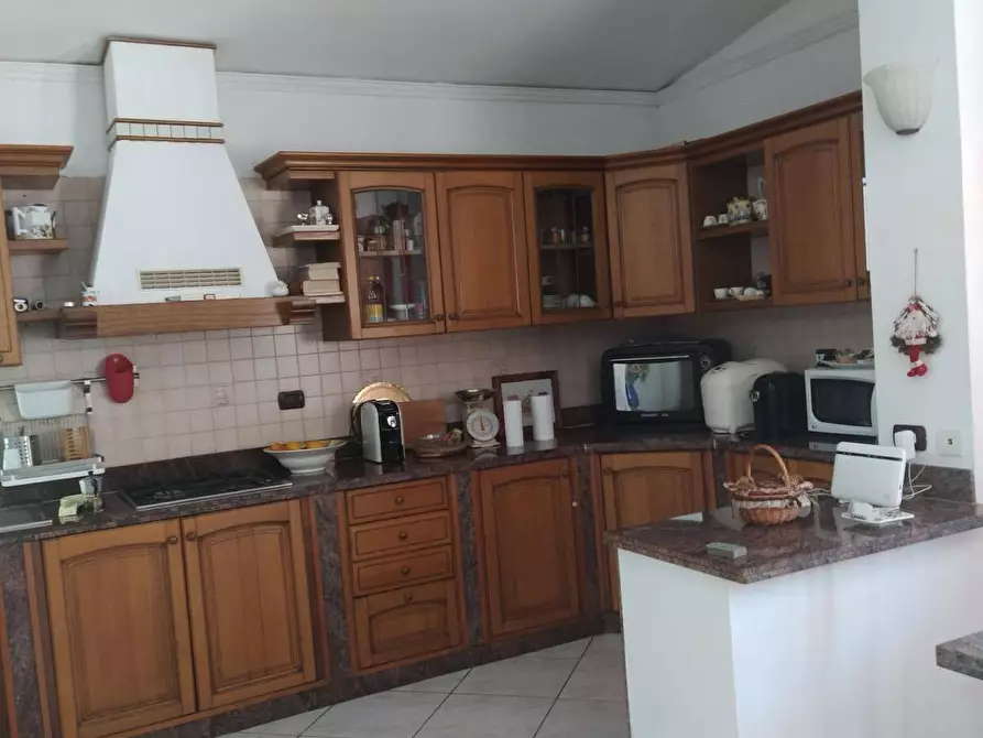 casa indipendente in vendita a Guidonia Montecelio in zona Guidonia