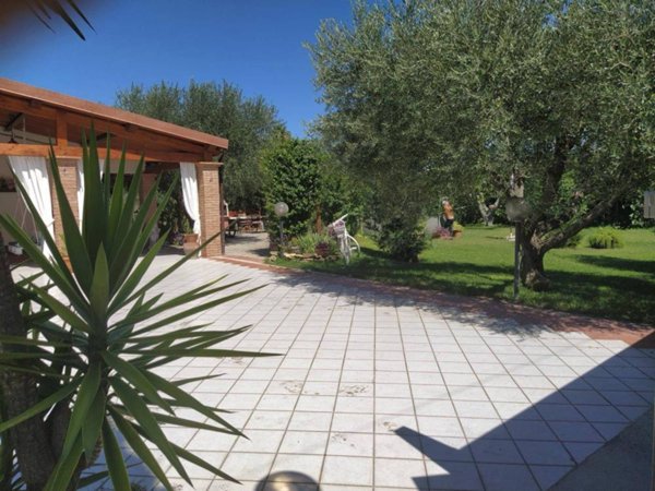 casa indipendente in vendita a Guidonia Montecelio in zona Guidonia