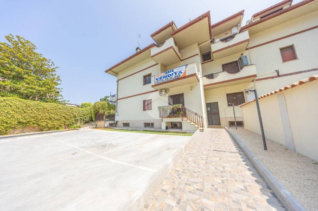 appartamento in vendita a Guidonia Montecelio in zona Colleverde