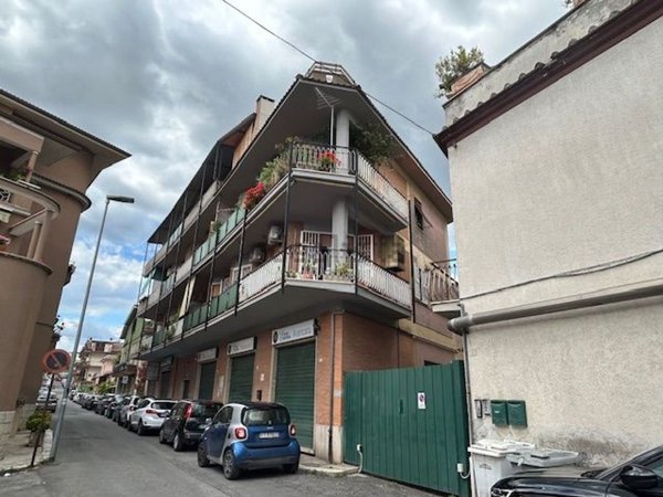 appartamento in vendita a Guidonia Montecelio in zona Guidonia
