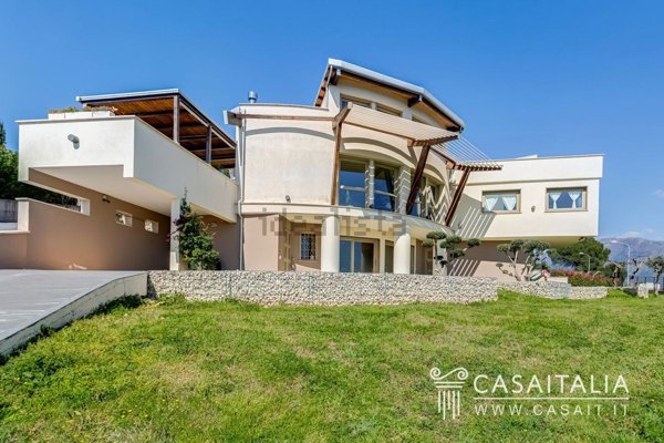 casa indipendente in vendita a Guidonia Montecelio