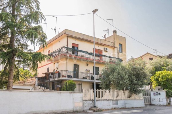 appartamento in vendita a Guidonia Montecelio in zona Guidonia