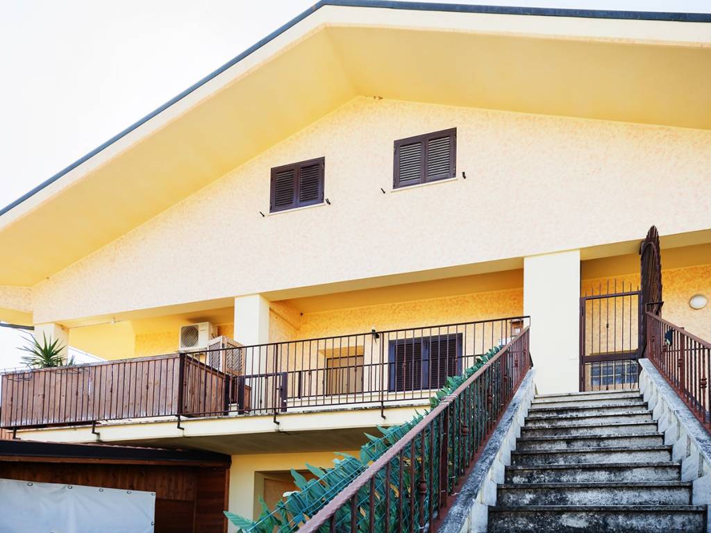 appartamento in vendita a Guidonia Montecelio in zona Marco Simone