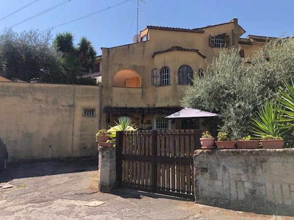 casa indipendente in vendita a Guidonia Montecelio in zona Colleverde