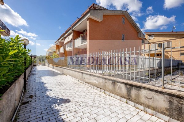 casa indipendente in vendita a Guidonia Montecelio