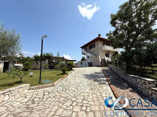 casa indipendente in vendita a Guidonia Montecelio in zona Marco Simone