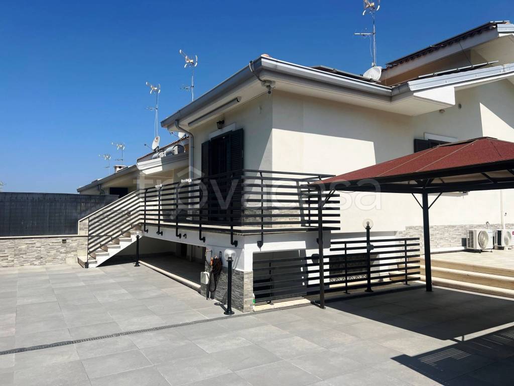 casa indipendente in vendita a Guidonia Montecelio in zona Marco Simone