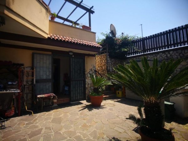 casa indipendente in vendita a Guidonia Montecelio in zona Setteville