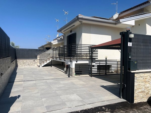 casa indipendente in vendita a Guidonia Montecelio in zona Marco Simone