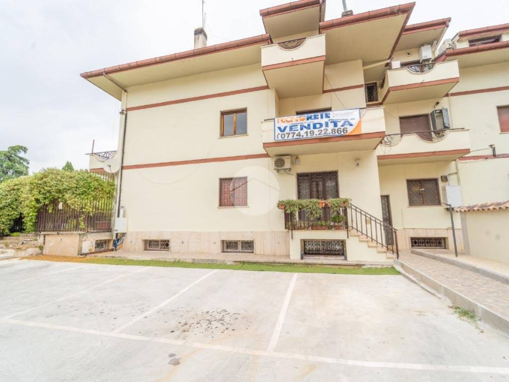 appartamento in vendita a Guidonia Montecelio in zona Colleverde
