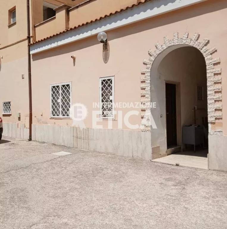 appartamento in vendita a Guidonia Montecelio in zona Guidonia