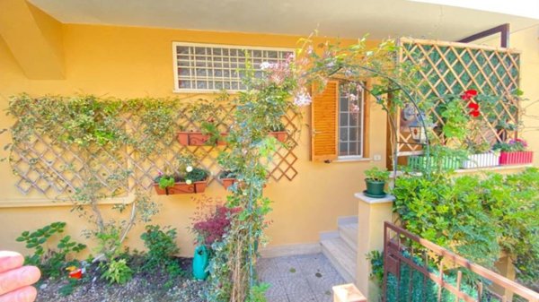 casa indipendente in vendita a Guidonia Montecelio in zona Colleverde