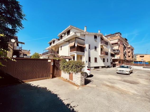 appartamento in vendita a Guidonia Montecelio in zona Villanova
