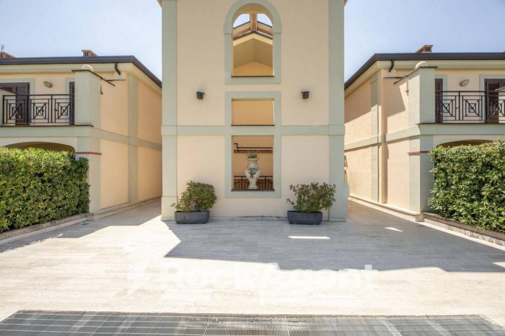 appartamento in vendita a Guidonia Montecelio in zona Marco Simone