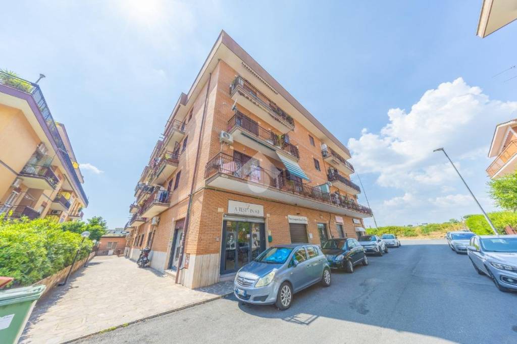 appartamento in vendita a Guidonia Montecelio in zona Setteville