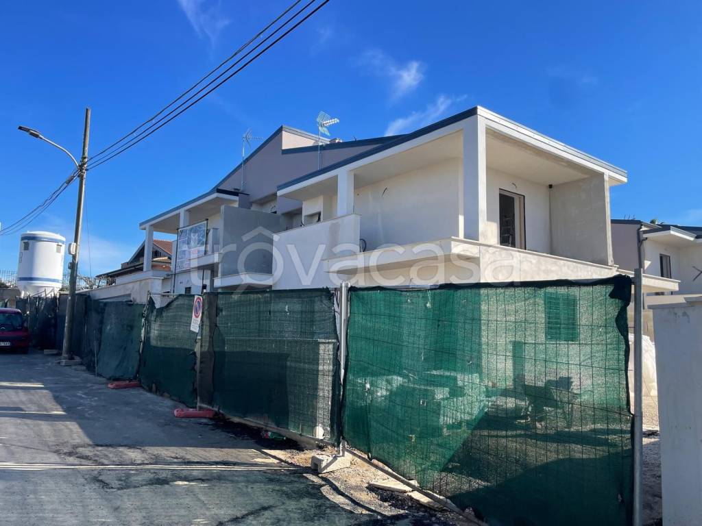 casa indipendente in vendita a Guidonia Montecelio in zona Montecelio