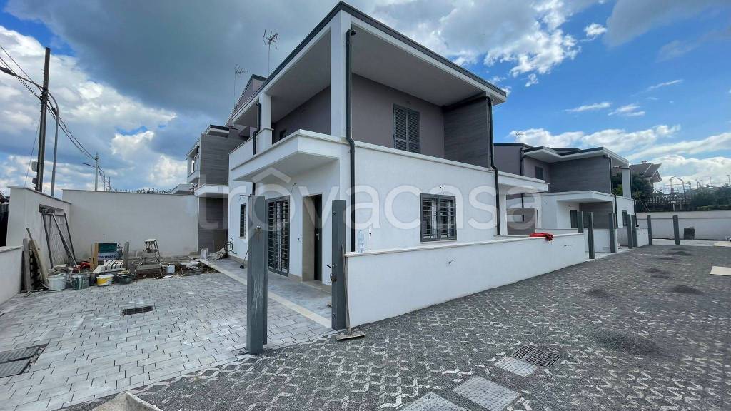 casa indipendente in vendita a Guidonia Montecelio in zona Montecelio