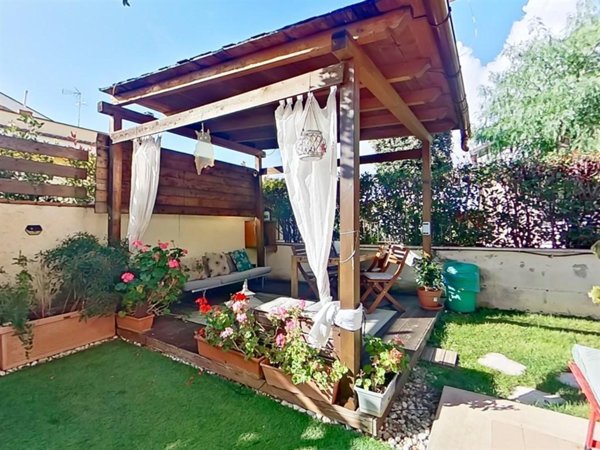 casa indipendente in vendita a Guidonia Montecelio in zona Montecelio