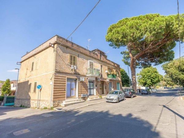 appartamento in vendita a Guidonia Montecelio in zona Guidonia