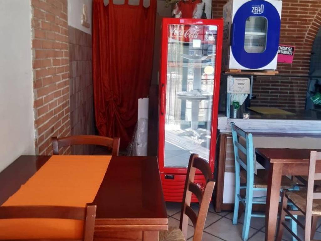 negozio in vendita a Guidonia Montecelio in zona Guidonia