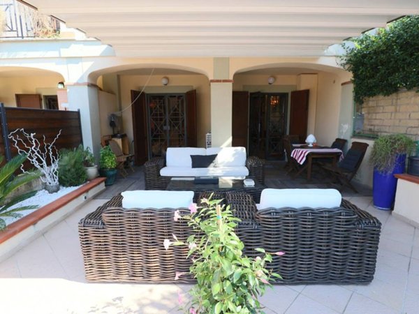 casa indipendente in vendita a Guidonia Montecelio in zona Marco Simone