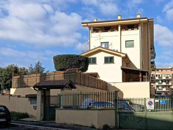 appartamento in vendita a Guidonia Montecelio in zona Guidonia