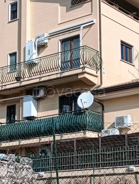 appartamento in vendita a Guidonia Montecelio in zona Guidonia