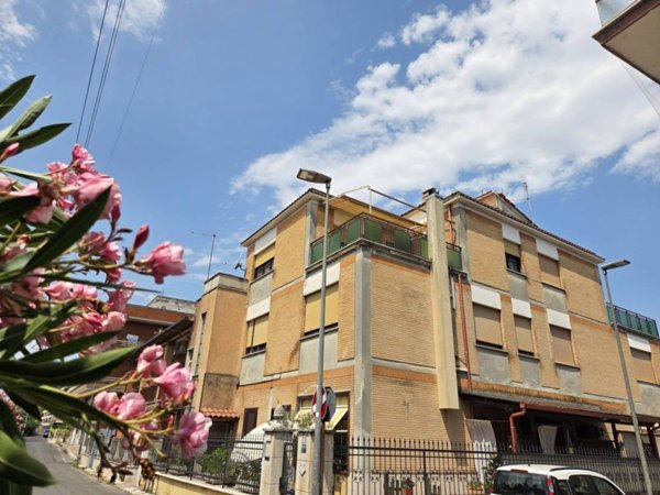 appartamento in vendita a Guidonia Montecelio in zona Villalba