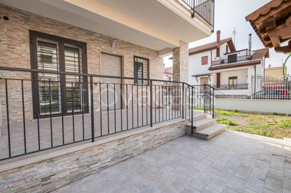 casa indipendente in vendita a Guidonia Montecelio in zona Colle Fiorito