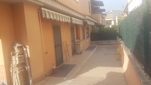 casa indipendente in vendita a Guidonia Montecelio in zona Guidonia