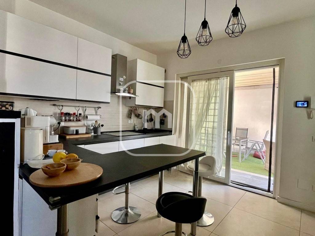 casa indipendente in vendita a Guidonia Montecelio in zona Setteville