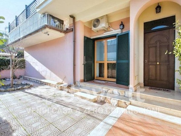 casa indipendente in vendita a Guidonia Montecelio in zona Marco Simone