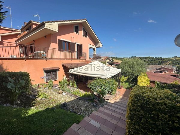 casa indipendente in vendita a Guidonia Montecelio in zona Pichini