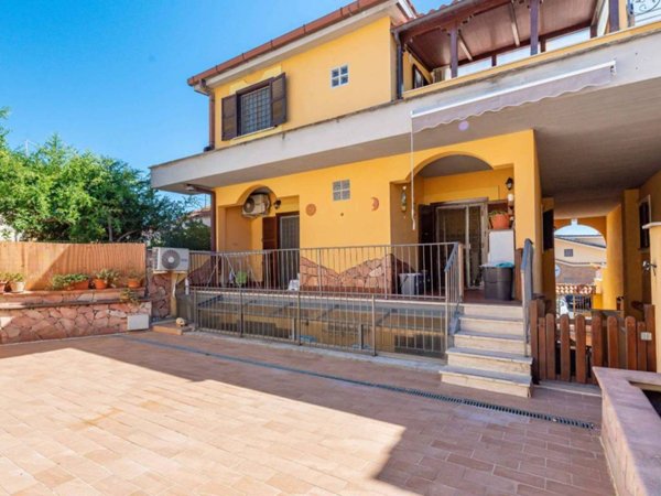 casa indipendente in vendita a Guidonia Montecelio in zona Guidonia