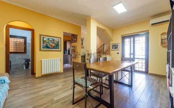 casa indipendente in vendita a Guidonia Montecelio in zona Guidonia
