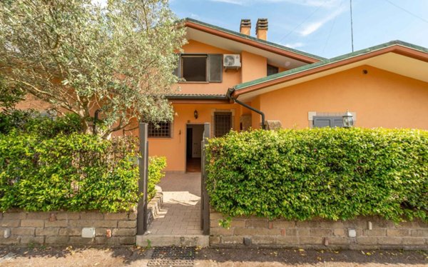 casa indipendente in vendita a Guidonia Montecelio