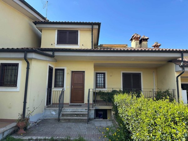 villa in vendita a Guidonia Montecelio in zona Marco Simone