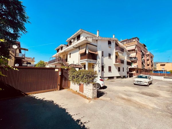 appartamento in vendita a Guidonia Montecelio in zona Villanova