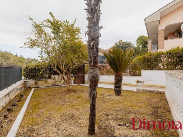 casa indipendente in vendita a Guidonia Montecelio in zona Marco Simone