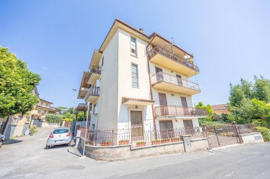 appartamento in vendita a Guidonia Montecelio in zona Guidonia