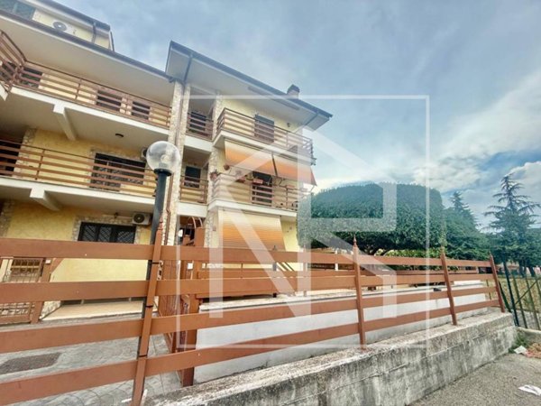appartamento in vendita a Guidonia Montecelio in zona Villalba