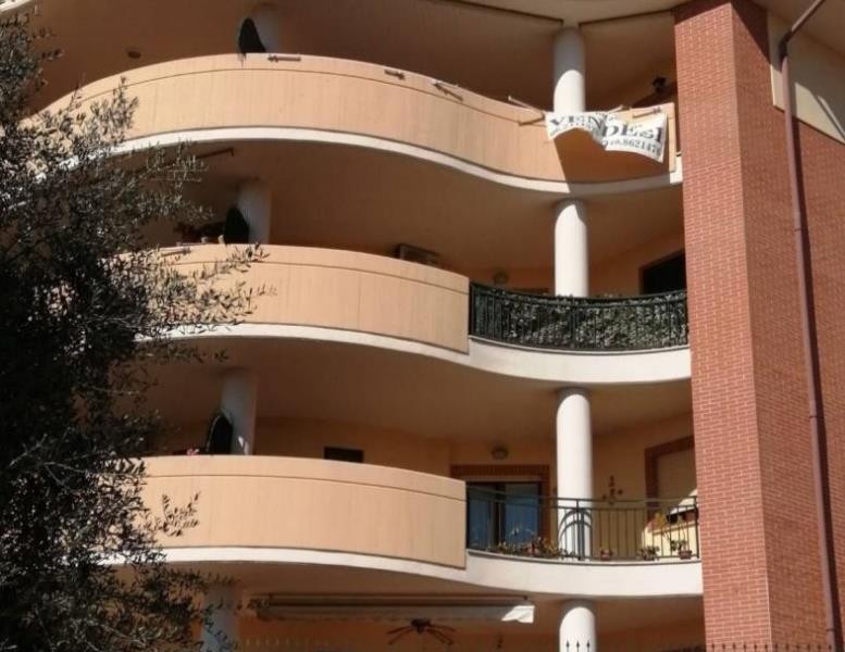 appartamento in vendita a Guidonia Montecelio in zona Guidonia